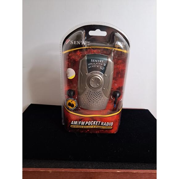 NEW SENTRY PR799 AM/FM POCKET RADIO BUILT-IN SPEAKER & EARBUDS - Picture 1 of 5